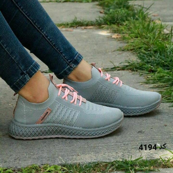 حراج ویژه کفش اسپرت دخترانه و زنانه رویه بافت آدیداس